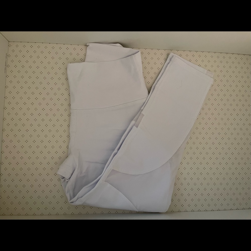 White alo leggings